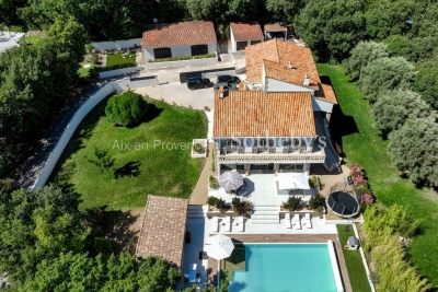 Maison &agrave; vendre &agrave; AUBAGNE  - 10 pi&egrave;ces - 385 m&sup2; 