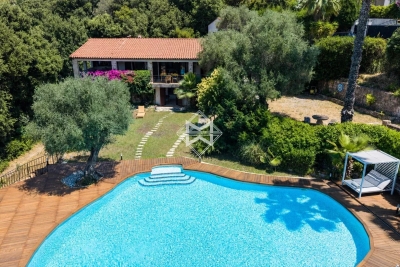 Maison &agrave; vendre &agrave; CANNES  - 10 pi&egrave;ces - 384 m&sup2; 