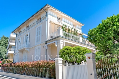 Appartement &agrave; vendre &agrave; BEAULIEU-SUR-MER Pasteur-Saint Pons - 6 pi&egrave;ces - 169 m&sup2; 
