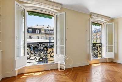 Appartement &agrave; vendre &agrave; PARIS 7EME  - 4 pi&egrave;ces - 91 m&sup2; 
