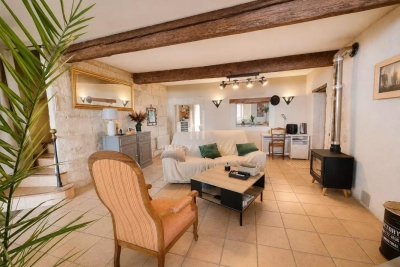 Maison &agrave; vendre &agrave; MOLLÉGÈS  - 5 pi&egrave;ces - 115 m&sup2; 