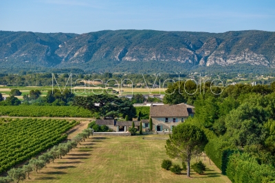 Maison &agrave; vendre &agrave; CABRIÈRES D'AVIGNON  - 8 pi&egrave;ces - 300 m&sup2; 