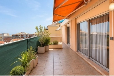 Appartement &agrave; vendre &agrave; MENTON  - 3 pi&egrave;ces - 75 m&sup2; 
