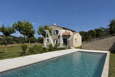 Villa à Goult &agrave; louer à partir de 2 700 € / semaine, Photo 1