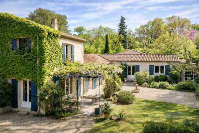 Maison &agrave; vendre &agrave; St-Rémy-de-Provence  - 9 pi&egrave;ces 260 m&sup2; 