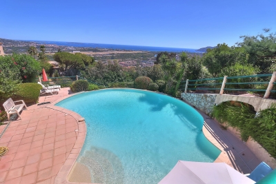 Maison &agrave; vendre &agrave; MANDELIEU-LA-NAPOULE  - 7 pi&egrave;ces - 290 m&sup2; 