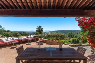 Maison &agrave; vendre piscine vue mer bormes les mimosas 