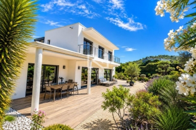 Maison &agrave; vendre &agrave; ST-RAPHAËL  - 5 pi&egrave;ces - 174 m&sup2; 