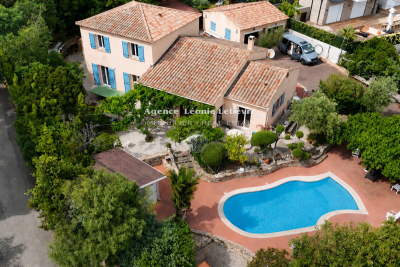 Maison &agrave; vendre &agrave; Les Issambres  - 6 pi&egrave;ces 164 m&sup2; 