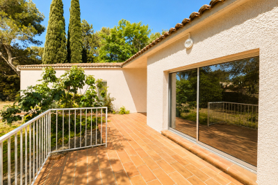 Maison &agrave; louer &agrave; NÎMES  - 5 pi&egrave;ces - 115 m&sup2; 