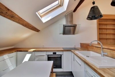 Appartement &agrave; louer &agrave; VERSAILLES  - 5 pi&egrave;ces - 100 m&sup2; 