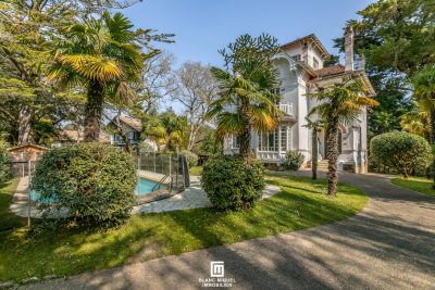 Maison &agrave; vendre &agrave; Arcachon  - 9 pi&egrave;ces 249 m&sup2; 