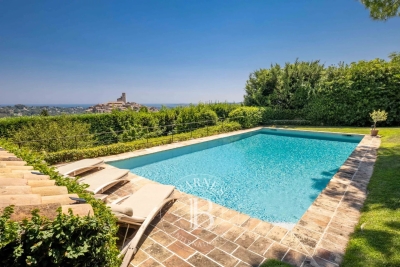 Maison &agrave; vendre &agrave; ST-PAUL-DE-VENCE Saint-Mathieu - 9 pi&egrave;ces - 220 m&sup2; 