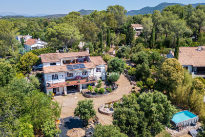 Maison &agrave; vendre &agrave; FRÉJUS  - 6 pi&egrave;ces - 150 m&sup2; 