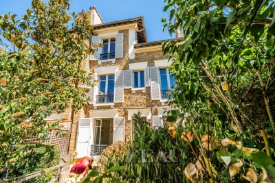 Maison &agrave; vendre &agrave; VERSAILLES  - 9 pi&egrave;ces - 238 m&sup2; 