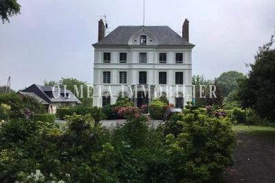 Maison &agrave; vendre &agrave; St Gatien des Bois  - 10 pi&egrave;ces 430 m&sup2; 