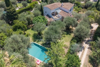 Maison &agrave; vendre &agrave; Tourrettes-sur-Loup  - 10 pi&egrave;ces 295 m&sup2; 