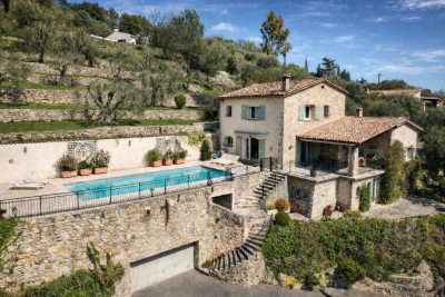 Maison &agrave; vendre &agrave; Tourrettes-sur-Loup  - 6 pi&egrave;ces 178 m&sup2; 