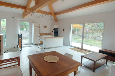 Maison &agrave; louer &agrave; SIMIANE-COLLONGUE  - 5 pi&egrave;ces - 132 m&sup2; 