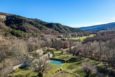 Maison &agrave; vendre &agrave; FORCALQUIER  - 15 pi&egrave;ces - 600 m&sup2; 