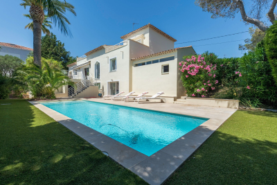 Maison &agrave; vendre &agrave; St-Raphaël  - 6 pi&egrave;ces 235 m&sup2; 