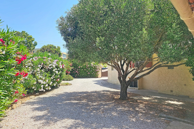 Maison &agrave; vendre &agrave; SIX-FOURS-LES-PLAGES  - 4 pi&egrave;ces - 105 m&sup2; 