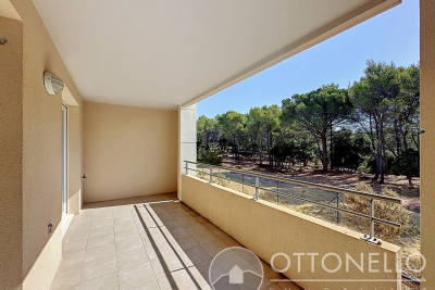 Appartement &agrave; vendre &agrave; ROQUEBRUNE-SUR-ARGENS  - 2 pi&egrave;ces - 40 m&sup2; 