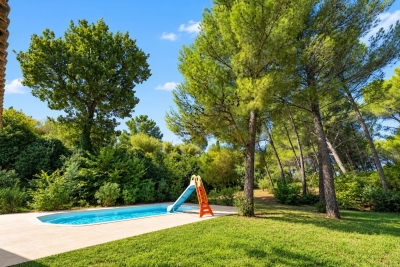 Maison &agrave; vendre &agrave; AIX-EN-PROVENCE  - 6 pi&egrave;ces - 205 m&sup2; 
