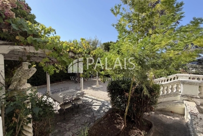 Apartment for sale in NICE  - 7 rooms - 323 m&sup2; 