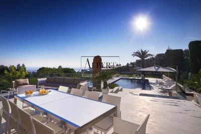 Villa in Cannes for rental from 22 500 € / week, Photo 2