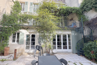 Maison &agrave; vendre &agrave; Carpentras  - 11 pi&egrave;ces 285 m&sup2; 