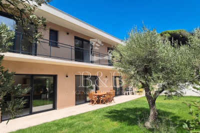 Maison &agrave; vendre &agrave; St-Raphaël  - 6 pi&egrave;ces 175 m&sup2; 