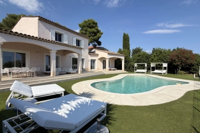 Maison &agrave; louer &agrave; ROQUEBRUNE-CAP-MARTIN  - 6 pi&egrave;ces - 165 m&sup2; 