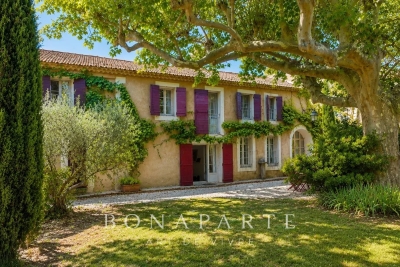 Maison &agrave; vendre &agrave; ST-RÉMY-DE-PROVENCE Est - 8 pi&egrave;ces - 220 m&sup2; 
