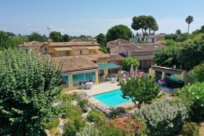 Maison &agrave; vendre &agrave; Antibes  - 10 pi&egrave;ces 309 m&sup2; 
