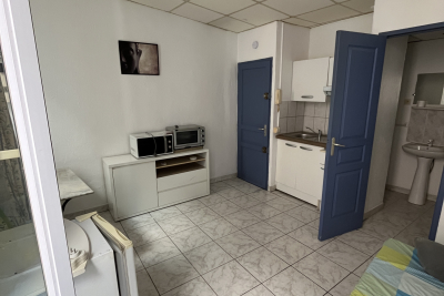 Appartement &agrave; louer &agrave; AUBAGNE  - 1 pi&egrave;ces - 15 m&sup2; 