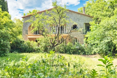 Maison &agrave; vendre pierre terrasse 