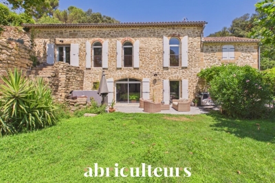 Maison &agrave; vendre &agrave; GRANS  - 6 pi&egrave;ces - 249 m&sup2; 