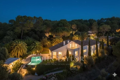 House for sale in MOUGINS Brancolar-Regina - 12 rooms - 357 m&sup2; 