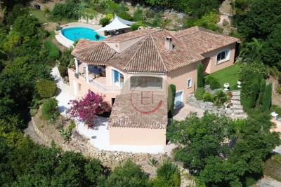 Maison &agrave; vendre &agrave; LES ADRETS-DE-L'ESTÉREL  - 5 pi&egrave;ces - 166 m&sup2; 