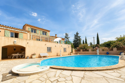 Maison &agrave; vendre &agrave; LORGUES  - 6 pi&egrave;ces - 179 m&sup2; 