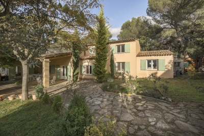Maison &agrave; vendre &agrave; AIX-EN-PROVENCE Chave-Abbe de l'Epee - 7 pi&egrave;ces - 200 m&sup2; 
