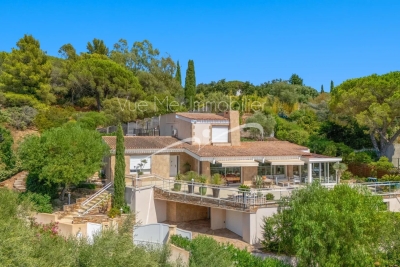 Maison &agrave; vendre &agrave; LE LAVANDOU  - 5 pi&egrave;ces - 280 m&sup2; 