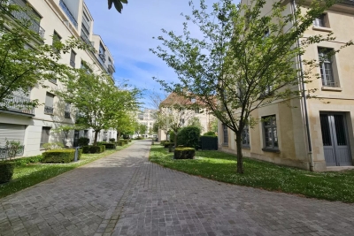 Appartement &agrave; louer &agrave; PARIS 7EME  - 4 pi&egrave;ces - 116 m&sup2; 