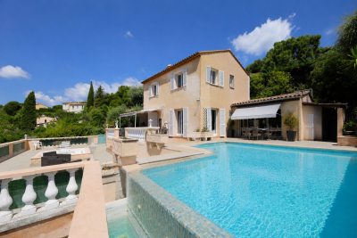 Maison &agrave; vendre &agrave; MANDELIEU-LA-NAPOULE  - 8 pi&egrave;ces - 173 m&sup2; 