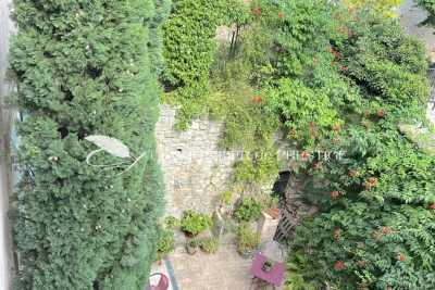 Maison &agrave; vendre &agrave; LE BARROUX  - 10 pi&egrave;ces - 278 m&sup2; 