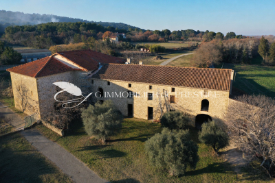 Maison &agrave; vendre &agrave; SORGUES  - 23 pi&egrave;ces - 2000 m&sup2; 