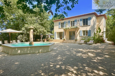 Maison &agrave; vendre &agrave; SIX-FOURS-LES-PLAGES  - 8 pi&egrave;ces - 185 m&sup2; 