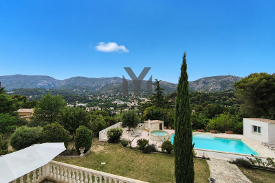 Maison &agrave; vendre &agrave; ROQUEVAIRE  - 6 pi&egrave;ces - 165 m&sup2; 