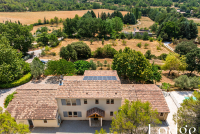 Maison &agrave; vendre &agrave; VAUVENARGUES  - 8 pi&egrave;ces - 295 m&sup2; 
